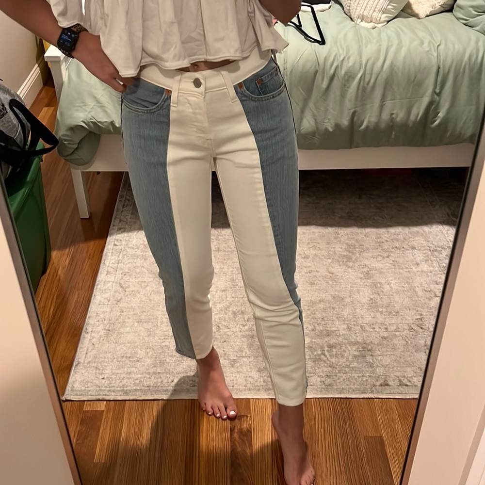 LEVI’S TWO-TONED JEANS